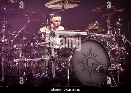 Ottobre 13, 2019, Ontario, CA, U.S: Shannon Larkin, tamburi per Godsmack 2019 Autunno Tour Ottobre 13th, 2019 in Ontario, California alla Toyota Arena (credito Immagine: © Dave Safley/ZUMA filo) Foto Stock