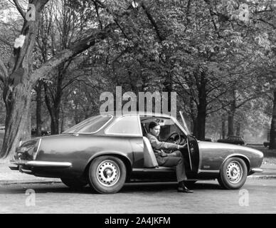 1964 Gordon Keeble con driver . Foto Stock