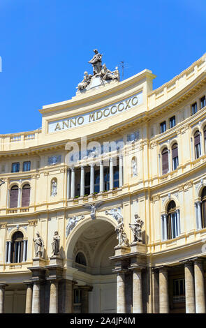 L'Italia, Campania, Napoli, Galleria Umberto I Foto Stock