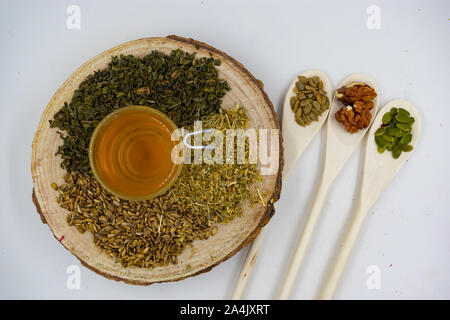 Le erbe della medicina tradizionale, naturopatia Foto Stock