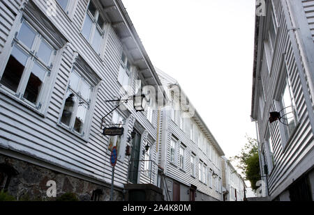 Case lungo una strada in Mandal, Sørlandet. Foto Stock