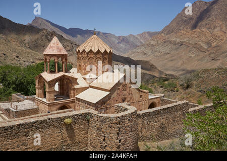 La Chiesa Armena Apostolica monastero di Santo Stefano nel nord dell Iran vicino Djolfa, preso il 01.06.2017. Il monastero è dal 2008 insieme con il monastero Sankt Thaddaus e la cappella di Dsordsor parte del Patrimonio Mondiale UNESCO monastero armeno in Iran. | Utilizzo di tutto il mondo Foto Stock