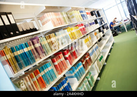 Sezione della libreria in una libreria a BI - Norwegian School of Management, Nydalen in Oslo. Foto Stock