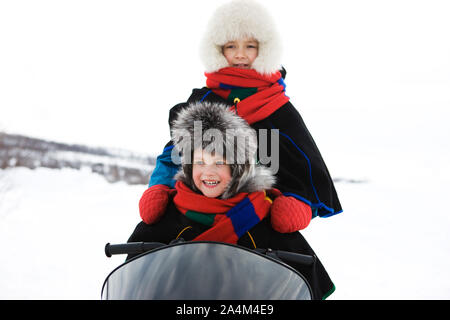 Laplander ragazzi. Lapp / Lapps / Laplander / Lapponi / Lapplander Lapplanders / / / Sami Lapponia / Lappland. Foto Stock