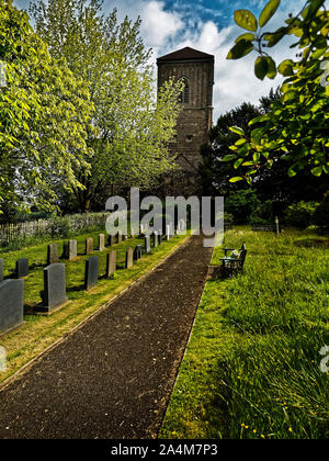 Little Malvern Priory si trova nel villaggio di Little Malvern vicino a Malvern, Worcestershire, precedentemente era un monastero benedettino c. 1171-1537. Foto Stock