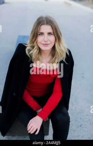 Ritratto di donna sorridente Foto Stock