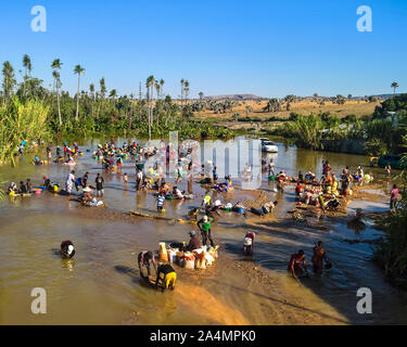 Miniere di gemme, oro e zaffiri - 08 dicembre 2018 Ilakaka Ihosy distretto, Regione di Ihorombe, Madagascar Foto Stock