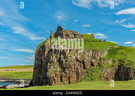 Il castello di Duntulm rovine, Trotternish, Isola di Skye in Scozia Foto Stock