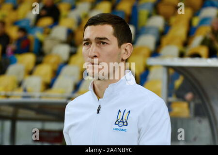 Kiev, Ucraina. Xiv oct, 2019. Kiev, Ucraina - 14 ottobre 2019: Ucraina la tara Stepanenko durante la qualificazione a Euro partita di calcio tra Ucraina e Portogallo nello stadio olimpico di Kiev (foto di Aleksandr Gusev/Pacific Stampa) Credito: Pacific Press Agency/Alamy Live News Foto Stock