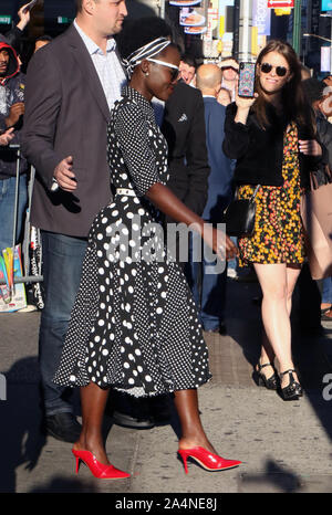 New York, NY, STATI UNITI D'AMERICA. 15 ottobre, 2019. Lupita Nyong'o a Good Morning America per promuovere il suo nuovo libro Sulwe nella città di New York il 15 ottobre 2019 Credit: Rw/media/punzone Alamy Live News Foto Stock