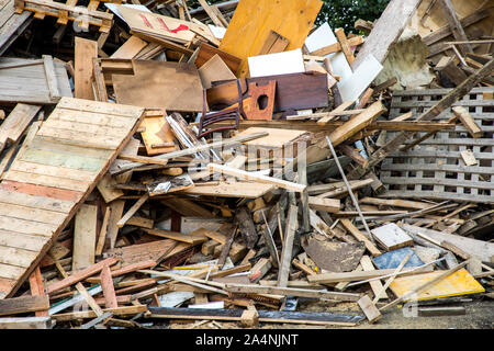 Rifiuti di legno, per ulteriore trattamento come legna da ardere, trucioli di legno, Foto Stock