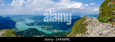 Panorama Mondsee dal di sopra nel Salzkammergut Foto Stock