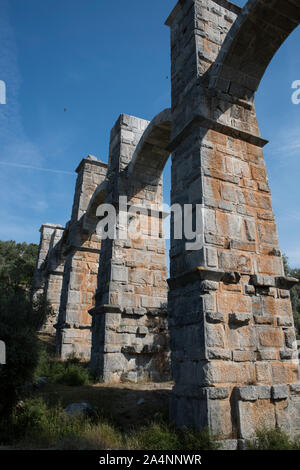 Vista dell'Acquedotto Romano a Moria, Lesbo, Grecia. Foto Stock
