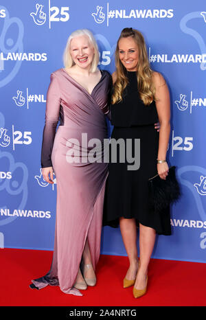 Kelly Gallagher e Charlotte Evans frequentando il venticinquesimo compleanno Lotteria Nazionale Awards, la ricerca per il Regno Unito preferiti della lotteria nazionale-progetti finanziati. Foto Stock