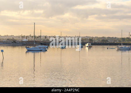 Mission Bay su una mattinata di ottobre. San Diego, California, Stati Uniti d'America. Foto Stock