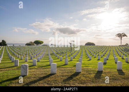 Fort Rosecrans Cimitero nazionale su una mattinata di ottobre. San Diego, California, Stati Uniti d'America. Foto Stock