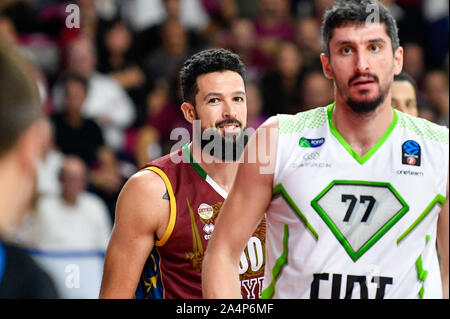 Venezia, Italia. 15 ottobre, 2019. Mitchell watt di Umana Reyer Venezia, Italia, durante l umana Reyer Venezia vs Tofas Bursa - Basket campionato EuroCup - Credit: LPS/Alessio Marini/Alamy Live News Foto Stock
