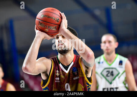 Venezia, Italia. 15 ottobre, 2019. Austin giorno e di umana Reyer Venezia, Italia, durante l umana Reyer Venezia vs Tofas Bursa - Basket campionato EuroCup - Credit: LPS/Alessio Marini/Alamy Live News Foto Stock