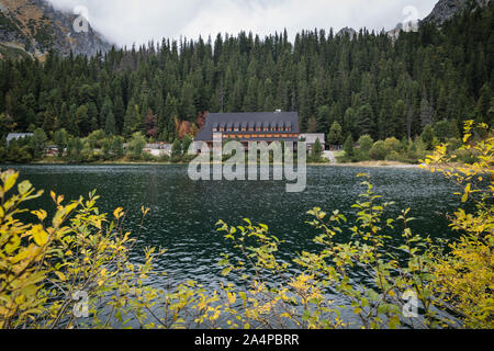 Popradske Pleso lago di montagna in Alti Tatra mountain range in Slovacchia Foto Stock