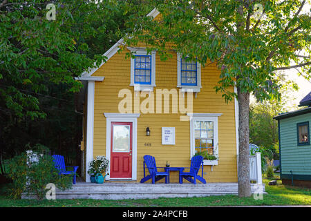 MAHONE BAY, NOVA SCOTIA -5 OTT 2019- vista della pittoresca Mahone Bay, una storica cittadina di pescatori di Lunenburg County in Nova Scotia, Canada. Foto Stock