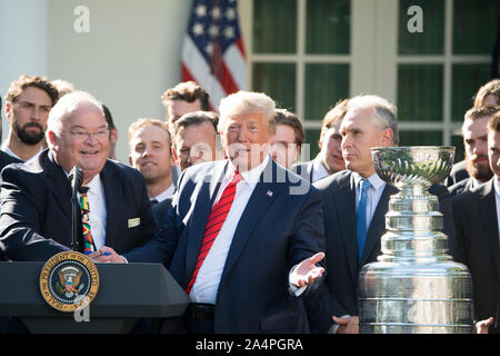Washington DC, Ottobre 15, 2019 USA- Presidente Donald Trump J accoglie favorevolmente il 2018 Stanley Cup Champions, St Louis Blues alla Casa Bianca. La cerimonia di benvenuto ha avuto luogo nel Giardino di Rose. Patsy Lynch/MediaPunch Foto Stock
