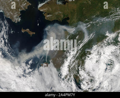 Incendi su Western Alaska, vista satellitare, 19 giugno 2013, dalla NASA/Jeff Schmaltz/DPA Foto Stock