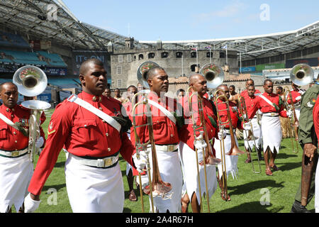 Sydney, Australia. Il 16 ottobre 2019. La finale prova generale del più grande mai Royal Edinburgh Tattoo militare nei suoi 69 anni di storia si è svolta di fronte a 120 piedi di replica del Castello di Edinburgo presso lo stadio ANZ. Nella foto: Figi. Credito: Richard Milnes/Alamy Live News Foto Stock