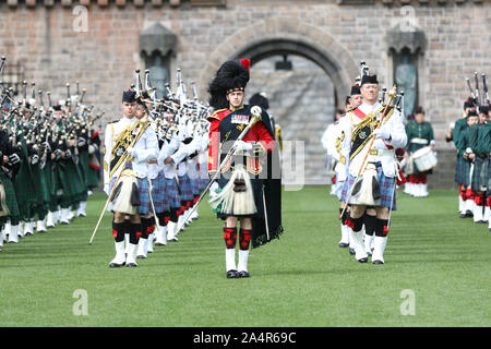 Sydney, Australia. Il 16 ottobre 2019. La finale prova generale del più grande mai Royal Edinburgh Tattoo militare nei suoi 69 anni di storia si è svolta di fronte a 120 piedi di replica del Castello di Edinburgo presso lo stadio ANZ. Credito: Richard Milnes/Alamy Live News Foto Stock