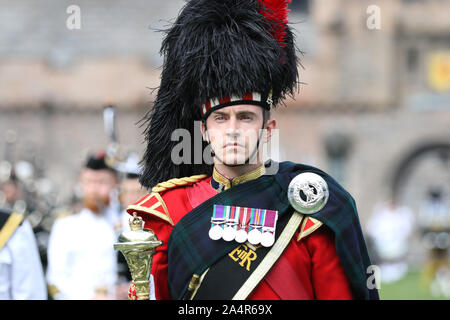 Sydney, Australia. Il 16 ottobre 2019. La finale prova generale del più grande mai Royal Edinburgh Tattoo militare nei suoi 69 anni di storia si è svolta di fronte a 120 piedi di replica del Castello di Edinburgo presso lo stadio ANZ. Credito: Richard Milnes/Alamy Live News Foto Stock