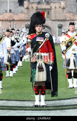 Sydney, Australia. Il 16 ottobre 2019. La finale prova generale del più grande mai Royal Edinburgh Tattoo militare nei suoi 69 anni di storia si è svolta di fronte a 120 piedi di replica del Castello di Edinburgo presso lo stadio ANZ. Credito: Richard Milnes/Alamy Live News Foto Stock