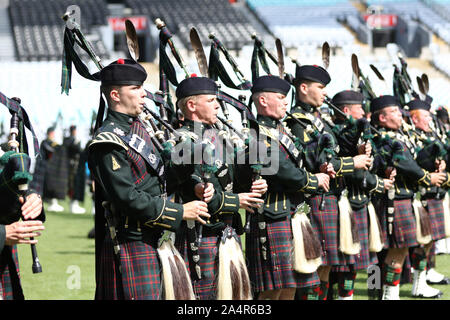 Sydney, Australia. Il 16 ottobre 2019. La finale prova generale del più grande mai Royal Edinburgh Tattoo militare nei suoi 69 anni di storia si è svolta di fronte a 120 piedi di replica del Castello di Edinburgo presso lo stadio ANZ. Credito: Richard Milnes/Alamy Live News Foto Stock