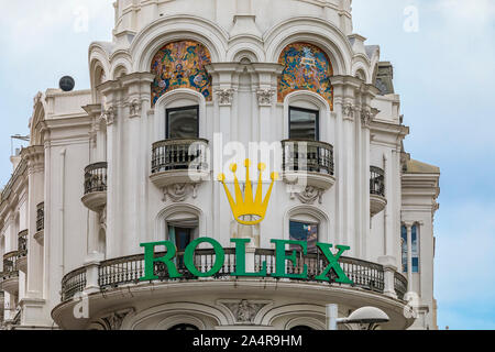 Madrid, Spagna - 5 Giugno 2017: il famoso edificio Grassy edificio con il Rolex segno, uno dei più belli edifici sulla Gran Via via dello shopping Foto Stock