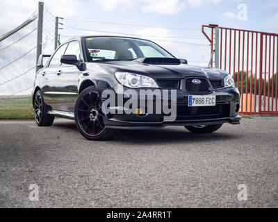 MONTMELO, SPAGNA-Settembre 29, 2019: 2006 Subaru Impreza WRX sedan (seconda generazione, secondo lifting) a strade di città Foto Stock