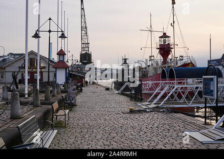 Vintage di navi dal porto di Göteborg nel tardo pomeriggio Foto Stock