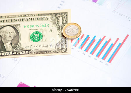 Bitcoins e Dollari USA. financiar concept Foto Stock