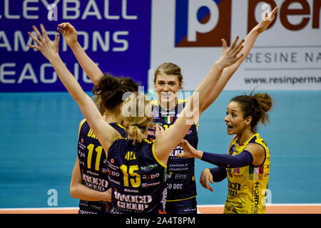 Esultanza di Samanta Fabris durante Imoco Conegliano vs Commercecon ŁKS ŁÓDŹ, , Italia, 26 Feb 2019, Pallavolo Pallavolo Champions League donne Foto Stock