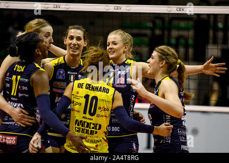 Esultanza Conegliano durante Imoco Conegliano vs Commercecon ŁKS ŁÓDŹ, , Italia, 26 Feb 2019, Pallavolo Pallavolo Champions League donne Foto Stock