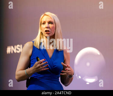 Sarah Cartmell, Professore di Bioingegneria presso l'Università di Manchester, parlando di 'crescente di ossa con elettricità", sulla fase di ingegnerizzazione, a New Scientist Live 2019 Foto Stock