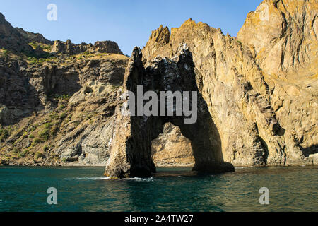 Golden Gate rock, Kara-Dag montagne, Crimea Russia Foto Stock