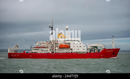 Il British Antarctic Survey ricerca scientifica nave RRS James Clark Ross arrivando a Portsmouth, NEL REGNO UNITO IL 16/10/19 (am) per una breve fermata di logistica. Foto Stock