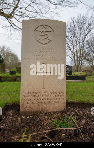 Commissione delle tombe di guerra del Commonwealth Tomba di Kenneth Talbot Holland di H.M.S. Quantock, la Royal Navy, Arnos Vale cimitero Foto Stock