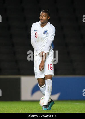 Londra, Regno Unito. 15 ottobre, 2019. Rhian Brewster (Liverpool) di Inghilterra U21 durante UEFA EURO U21 qualificatore internazionale match tra Inghilterra U21 e Austria U21 a Stadium MK, Milton Keynes, in Inghilterra il 15 ottobre 2019. Foto di Andy Rowland. Credito: prime immagini multimediali/Alamy Live News Foto Stock