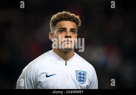 Londra, Regno Unito. 15 ottobre, 2019. Max Aarons (Norwich City) di Inghilterra U21 durante UEFA EURO U21 qualificatore internazionale match tra Inghilterra U21 e Austria U21 a Stadium MK, Milton Keynes, in Inghilterra il 15 ottobre 2019. Foto di Andy Rowland. Credito: prime immagini multimediali/Alamy Live News Foto Stock