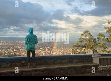 Guardando oltre l'arcobaleno, Cuenca, Ecuador Foto Stock