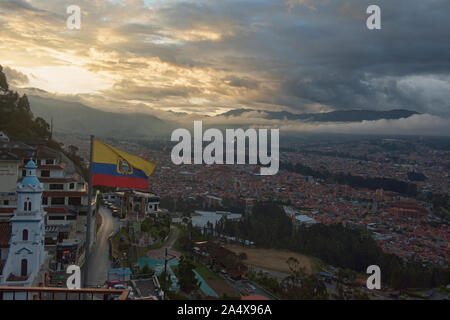 Vista al tramonto dal Mirador Turi, Cuenca, Ecuador Foto Stock