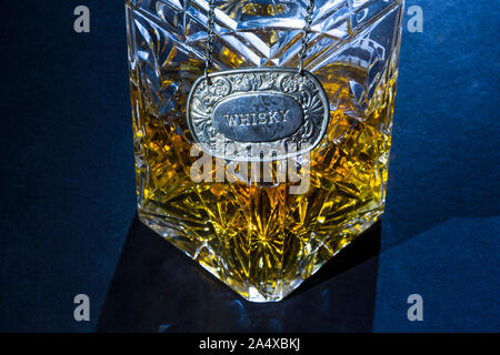 Un decanter di single malt Scotch whisky. Foto Stock