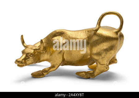 Golden Bull vista laterale statua isolata su sfondo bianco. Foto Stock