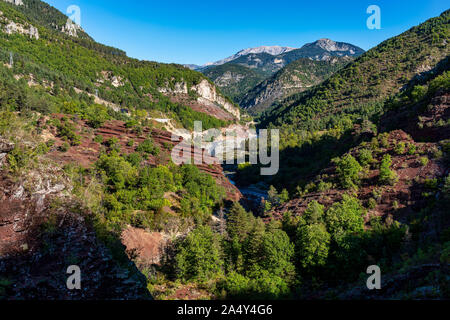 Gorges de Daluis o cioccolato canyon in Provence-Alpes, Francia. Foto Stock