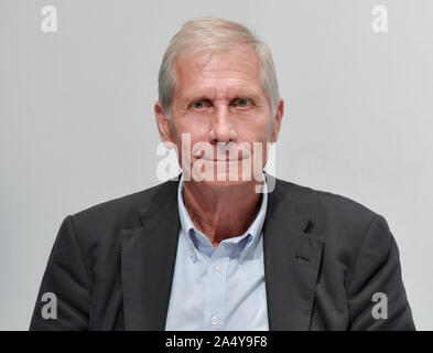 16 ottobre 2019, Assia, Frankfurt/Main: Ulrich Wickert alla Fiera del Libro di Francoforte. Foto: Jens Kalaene/dpa-Zentralbild/ZB Foto Stock