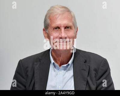 16 ottobre 2019, Assia, Frankfurt/Main: Ulrich Wickert alla Fiera del Libro di Francoforte. Foto: Jens Kalaene/dpa-Zentralbild/ZB Foto Stock